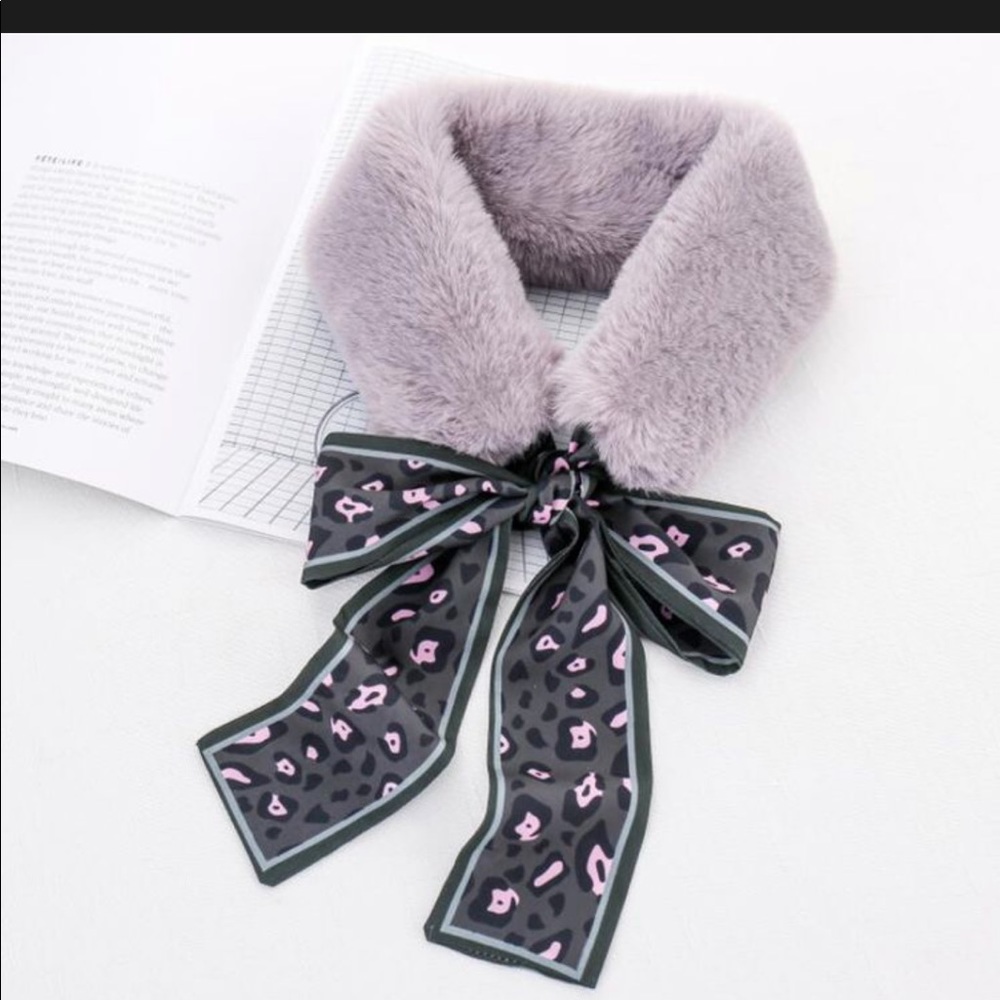 Grey Collar Ribbon Scarf Twilly